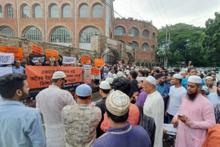 ইহুদিবাদীদের নৃশংসতা কেবলমাত্র বিভাজনকারী জাতি-রাষ্ট্রের সীমানা ভেঙ্গে এবং মুসলিম সামরিক বাহিনীগুলোকে খিলাফত রাষ্ট্রের পতাকাতলে ঐক্যবদ্ধ করার মাধ্যমেই বন্ধ করা সম্ভব